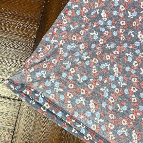 Lucky Brand Floral Faded Tee Size Small - Picture 2 of 8